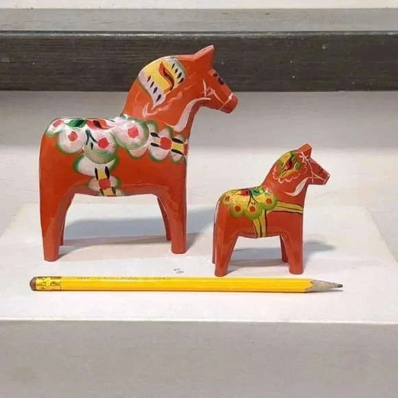 Dala Horses - Picture 2 of 5